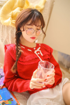 男子一边吃奶一边做爰